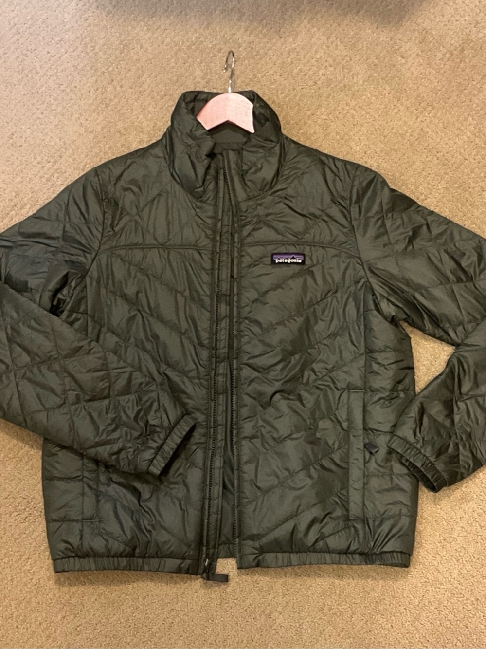 Patagonia Women’s Olive Green Lightweight Puffer Jacket NWT